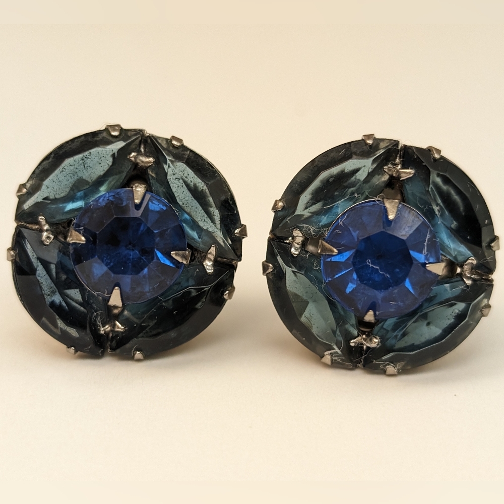 Vintage Weiss Silver Toned Blue Glass Rhinestone 0.90" Button Earrings